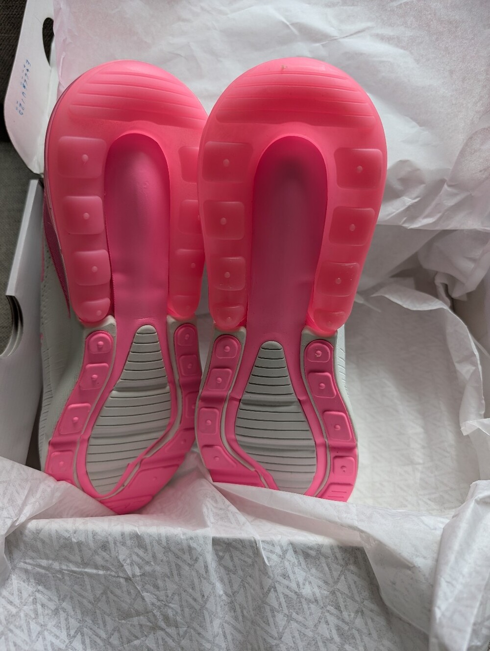 Nike Women’s Air Max 270 Sneakers - Picture 6 of 7